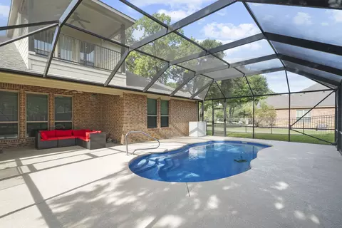 212 Familia Ct, Azle, TX 76020