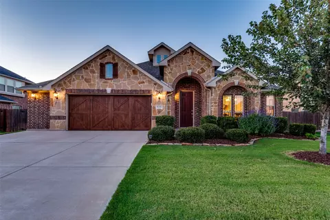 525 Stillwater Dr, Waxahachie, TX 75165