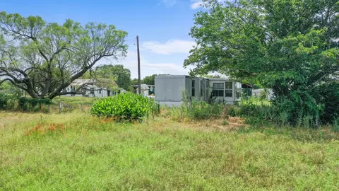 1076 Summit Dr, Springtown, TX 76082 photo 12