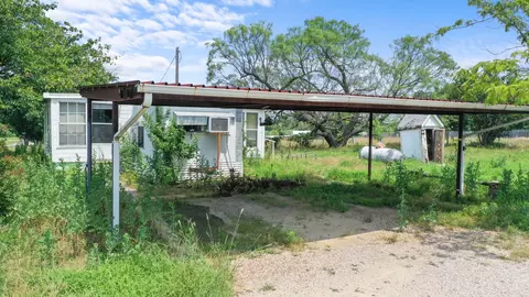 1076 Summit Dr, Springtown, TX 76082 photo 10