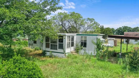 1076 Summit Dr, Springtown, TX 76082 photo 9