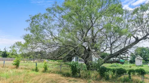 1076 Summit Dr, Springtown, TX 76082 photo 17