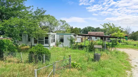 1076 Summit Dr, Springtown, TX 76082 photo 8