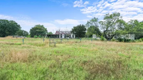 1076 Summit Dr, Springtown, TX 76082 photo 13