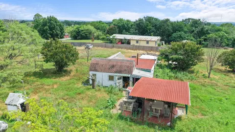 1076 Summit Dr, Springtown, TX 76082 photo 11