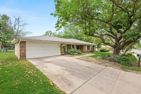 609 Harwood Ter, Bedford, TX 76021