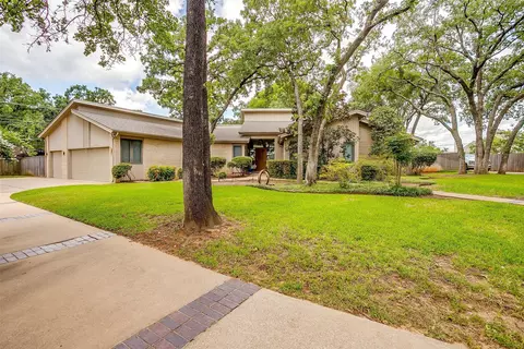 1420 Crownhill Dr, Arlington, TX 76012