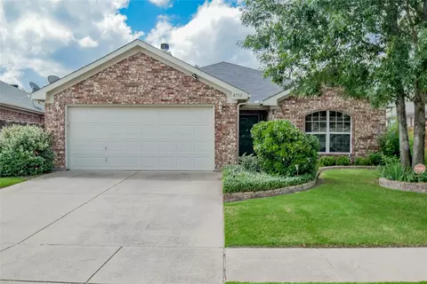 4731 Topaz Ln, Granbury, TX 76049