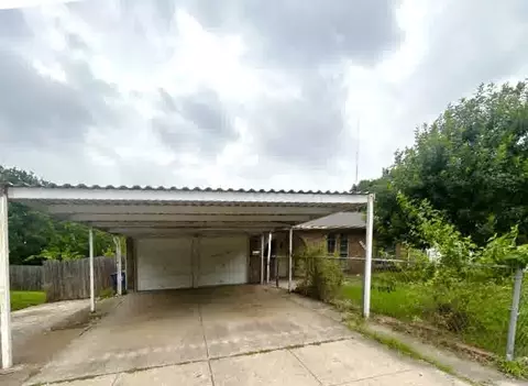 741 Globe Ave, Blue Mound, TX 76131