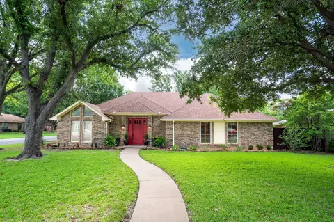 1201 Oxford Ln, Denton, TX 76209