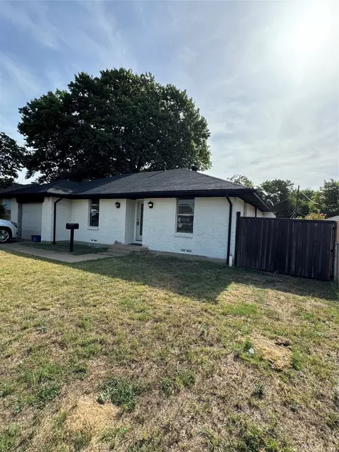 654 Dawson Dr, Duncanville, TX 75116