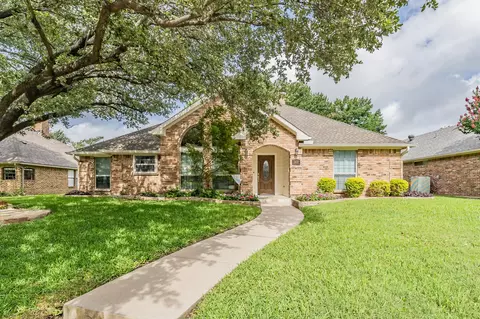2833 Cambridgeshire Dr, Carrollton, TX 75007