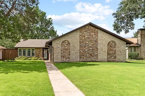 1804 Baltimore Dr, Richardson, TX 75081