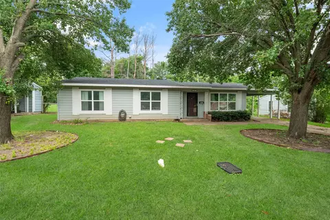 103 Twining Dr, Denison, TX 75020