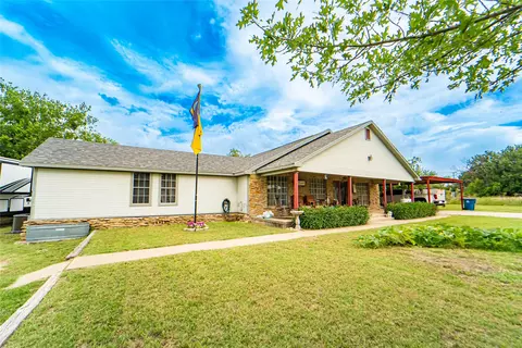 802 S Miller St, Breckenridge, TX 76424
