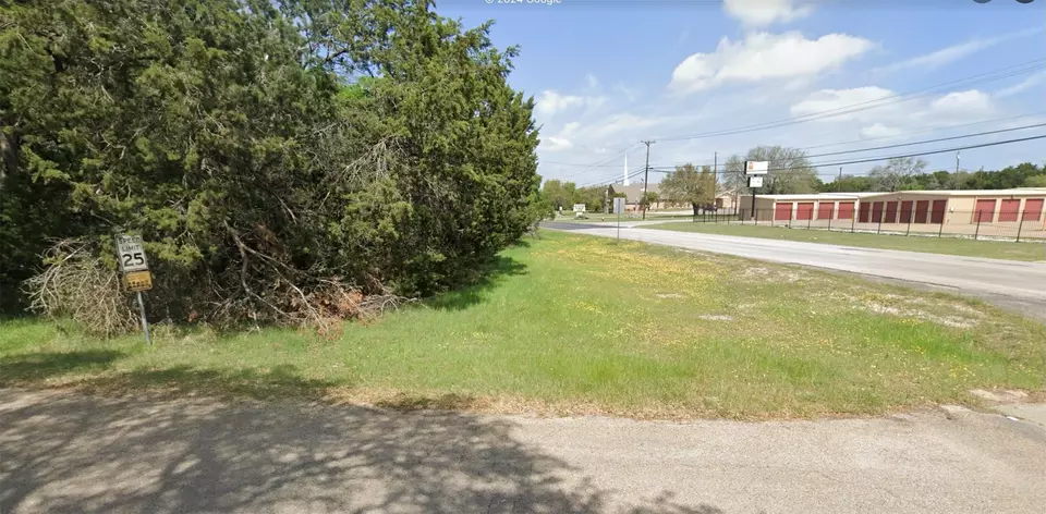  100 Oakmont Cir, Morgans Point Resort, TX 76513 photo 3