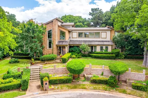 2709 Margaret Dr, Arlington, TX 76012