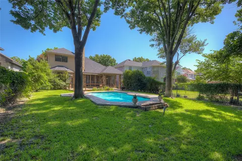 8718 Greenwood Trl, Rowlett, TX 75088