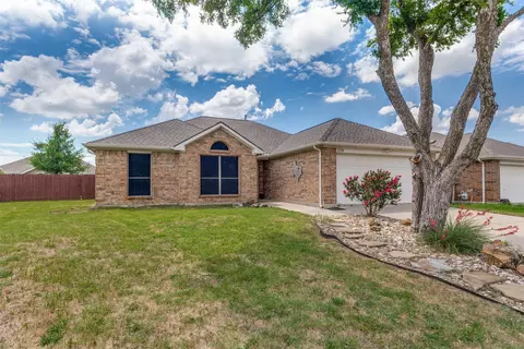2124 Oakridge Dr, Little Elm, TX 75068