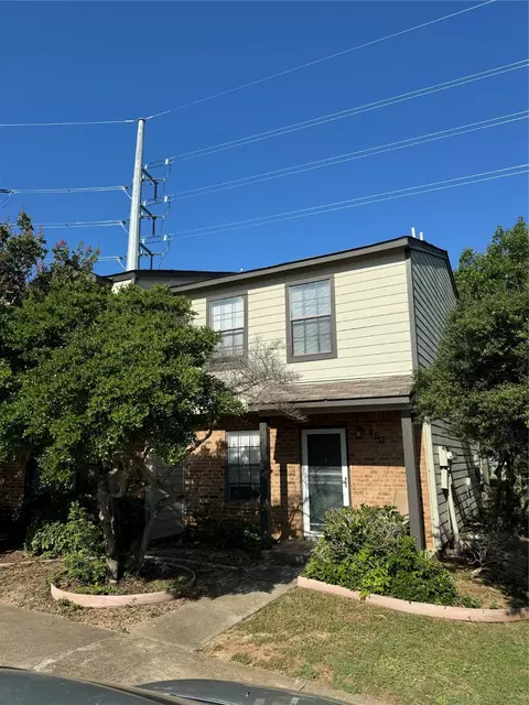 850 W Collins St, Denton, TX 76201