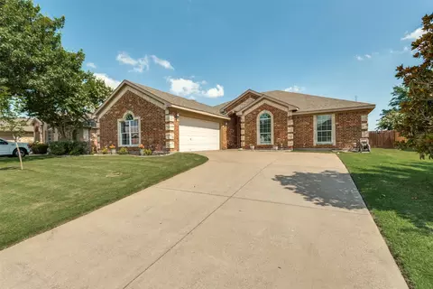 713 Escapade Ct, Midlothian, TX 76065