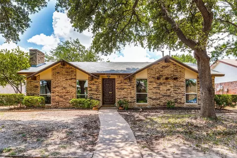 3038 Teakwood Dr, Garland, TX 75044