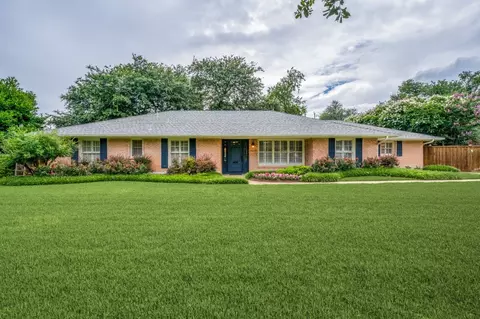 10111 Crestover Cir, Dallas, TX 75229