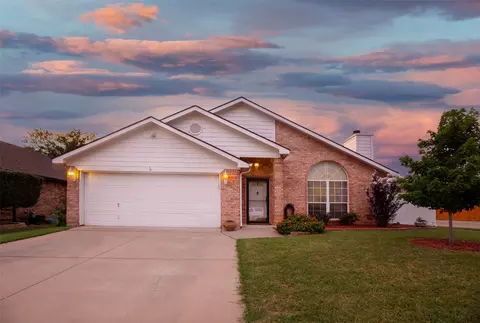 9081 Tyne Trl, Fort Worth, TX 76118