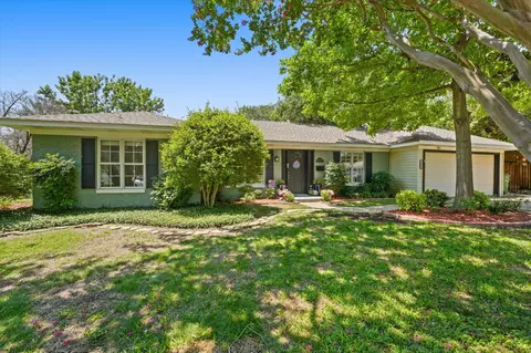 525 Brookside Dr, Garland, TX 75042