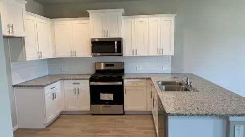 6733 Windfall Dr, Fort Worth, TX 76135 photo 4