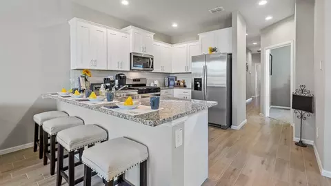 6733 Windfall Dr, Fort Worth, TX 76135 photo 2