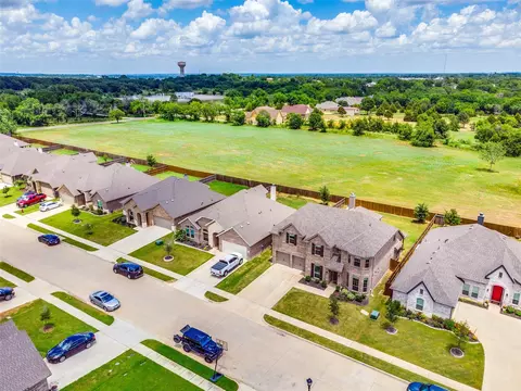 120 Independence Dr, Joshua, TX 76058