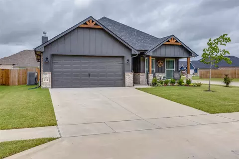 614 Nolan Dr, Sherman, TX 75092