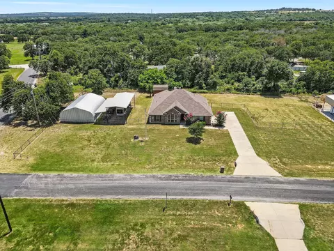 101 Hampton Ln, Springtown, TX 76082