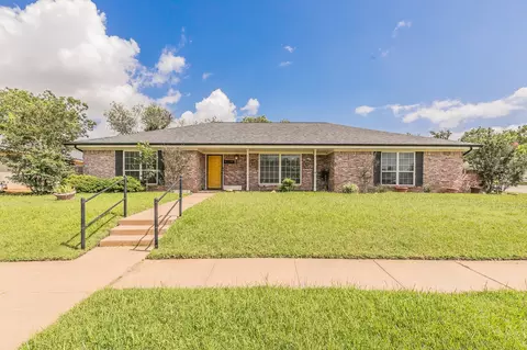 3401 Peachtree Ln, Pantego, TX 76013