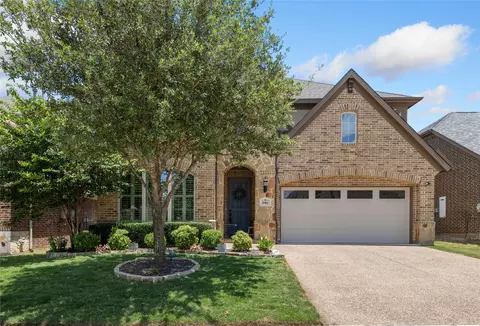 8901 James Dr, Lantana, TX 76226