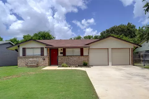 840 Lovers Ln, Grapevine, TX 76051