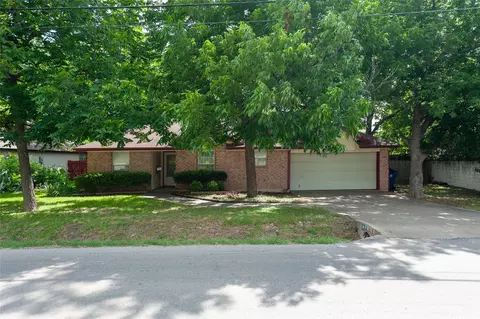 208 John Arden Dr, Waxahachie, TX 75165
