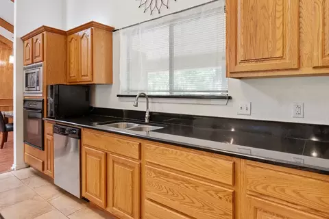 Kitchen - 13873 County Road 2919, Eustace, TX 75124 photo 3 of 4