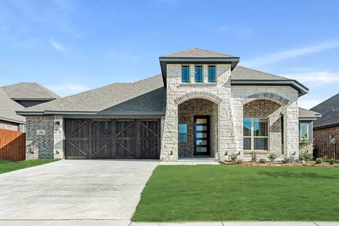 261 Resting Place Rd, Waxahachie, TX 75165
