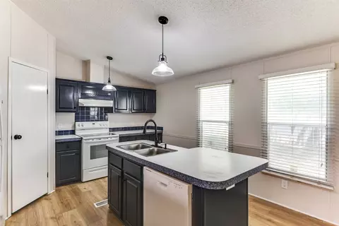 18533 Comanche Rd, Justin, TX 76247 photo 12