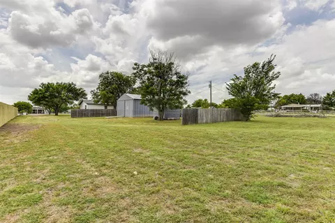 18533 Comanche Rd, Justin, TX 76247 photo 23
