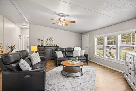 4939 Blue Water Cir, Granbury, TX 76049