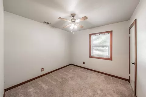 Bedroom - 433 Limestone Dr, Euless, TX 76039 photo 3 of 9
