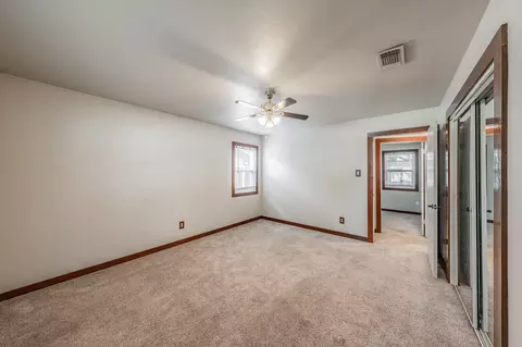 Bedroom - 433 Limestone Dr, Euless, TX 76039 photo 7 of 9