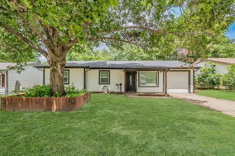 433 Limestone Dr, Euless, TX 76039