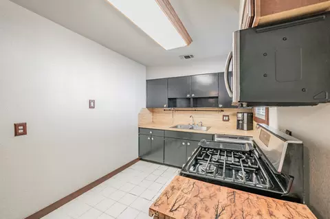Kitchen - 433 Limestone Dr, Euless, TX 76039 photo 1 of 1
