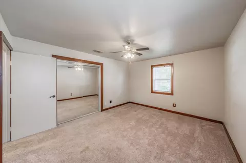 Bedroom - 433 Limestone Dr, Euless, TX 76039 photo 6 of 9
