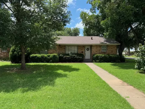811 Reeves Rd, Seymour, TX 76380
