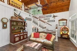 105 Brazos St, Garland, TX 75041